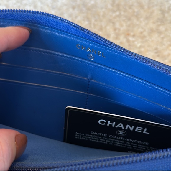 CHANEL Zip Wallet. EUC - Picture 2 of 13